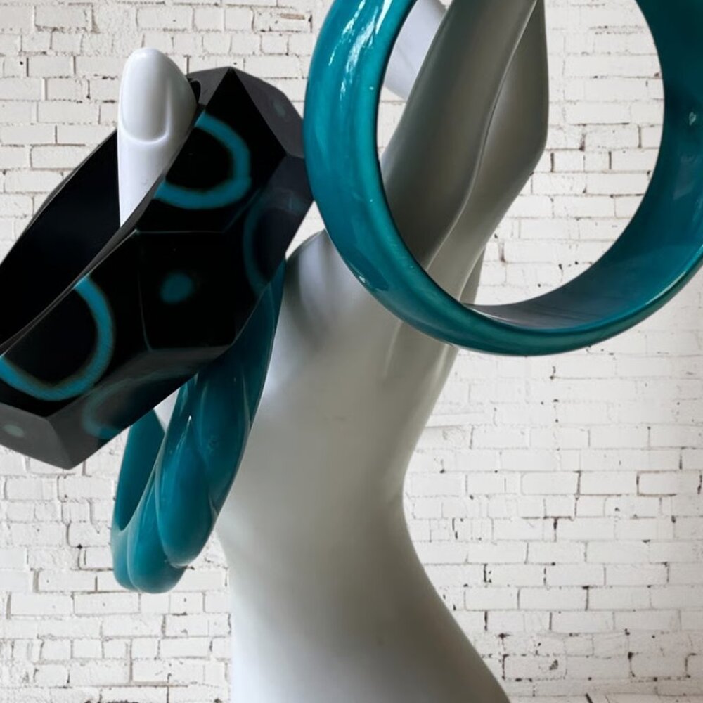Elegant Blue Bangle Collection, Including Swirling Mod Pattern